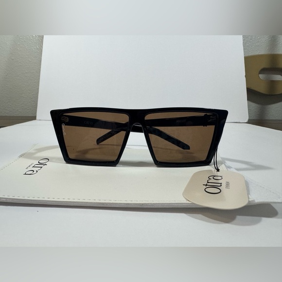 Otra Accessories - Otra Black Sunglasses Dark Eyewear Fashion Statement Travel Ready Sunnies